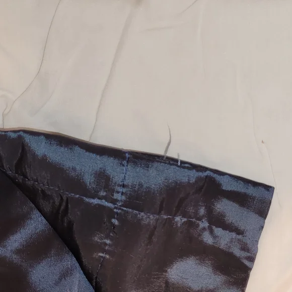 Valance - Picture 3 of 3